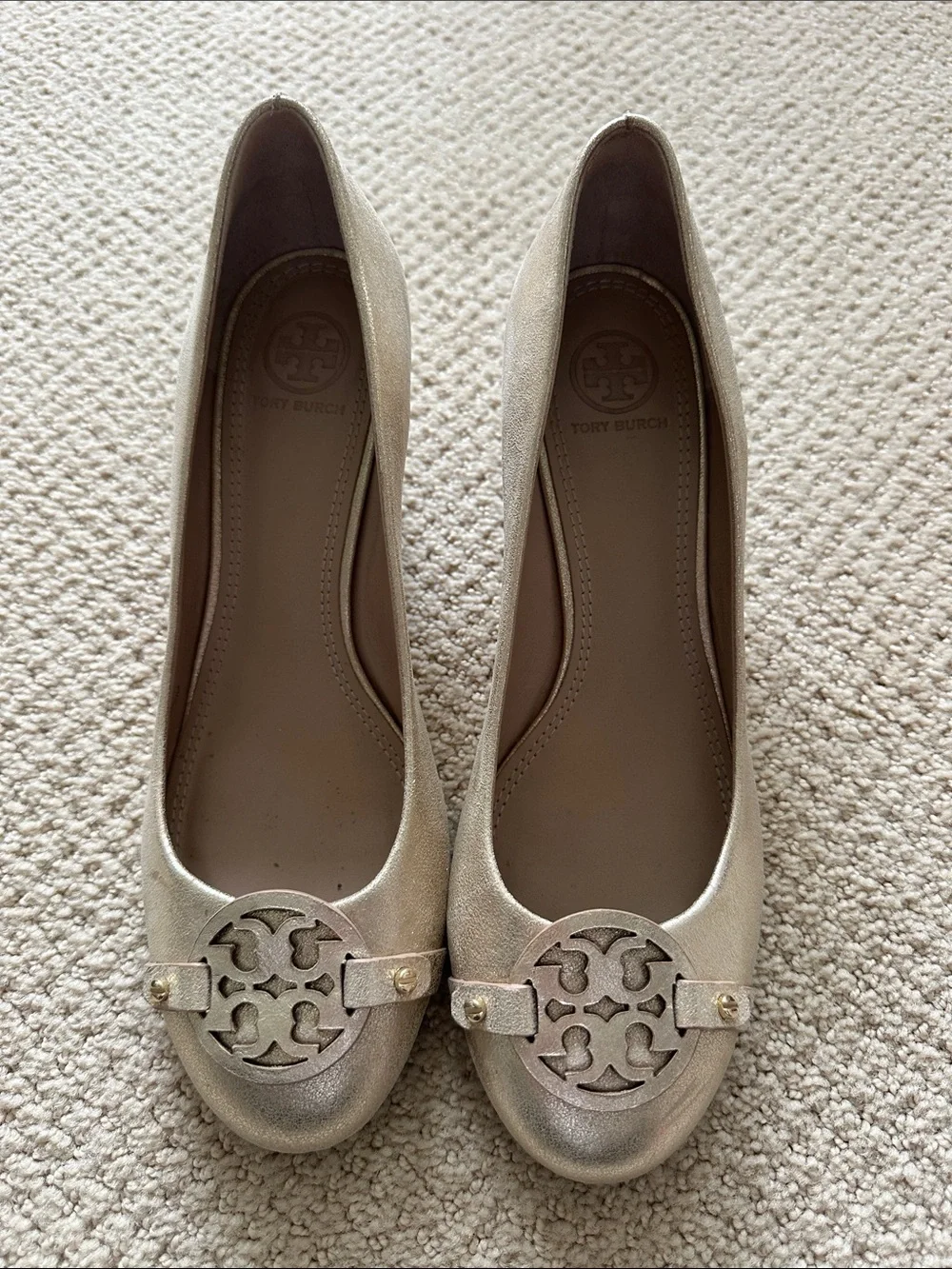 Tory Burch Leather Champagne Gold Metallic Wedge Heels with Tory Logo Size 8